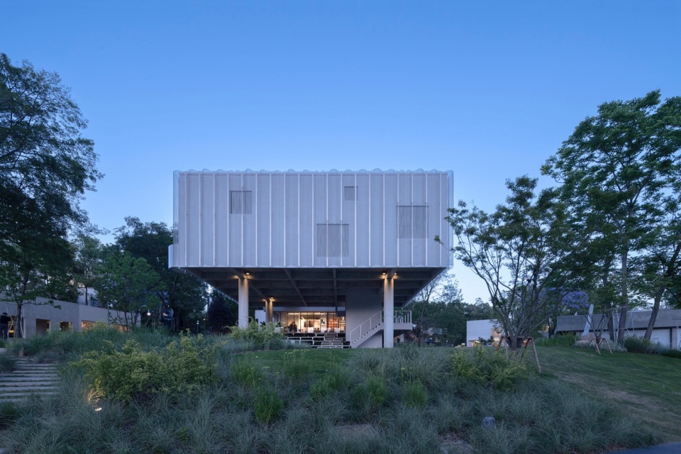 the luxe lakes cpi island commercial renewal by vari design
