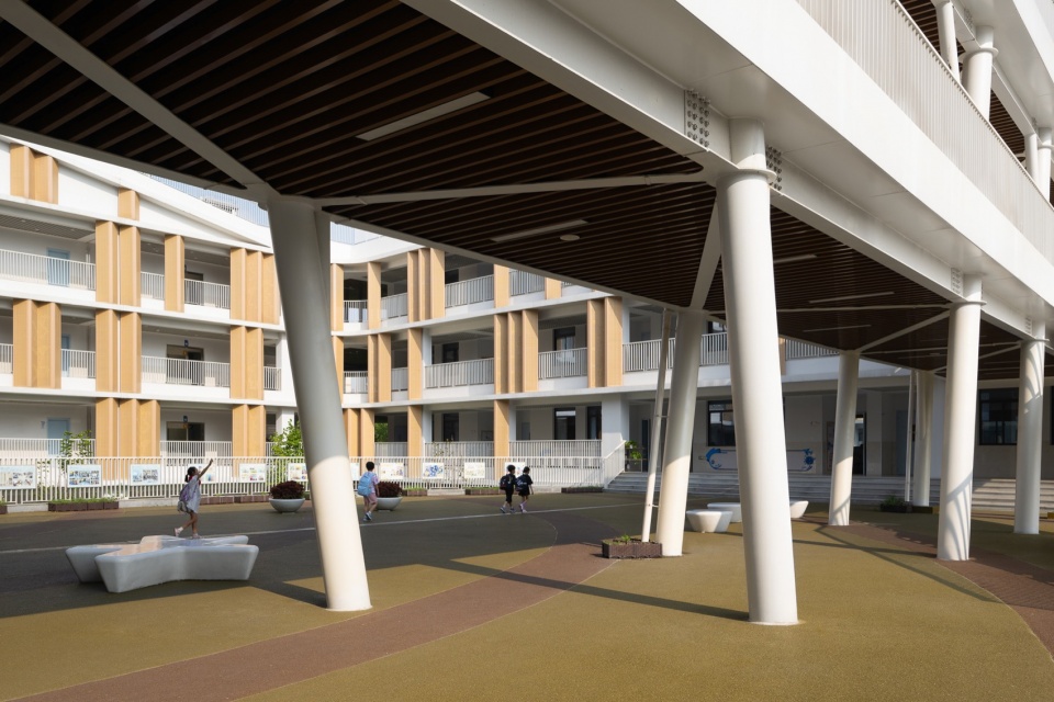 the primary school of hangzhou shangtang unit Elevated Corridor 架空连廊©柯剑波