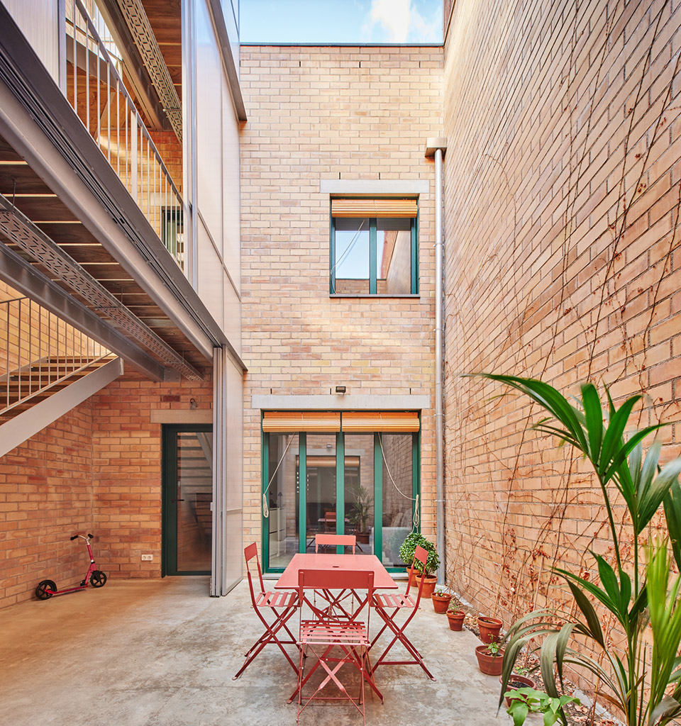 103rav new row house in sabadell by vallribera arquitectes
