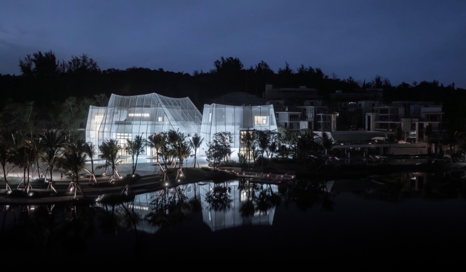 Flickering Peak CP SUN RIVER Art Gallery by Wutopia Lab