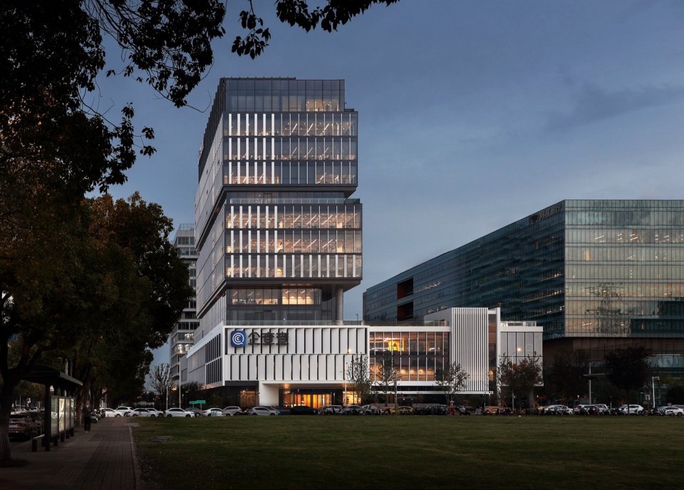 Qichacha Tec Headquarter by ARTS Group Co.Ltd