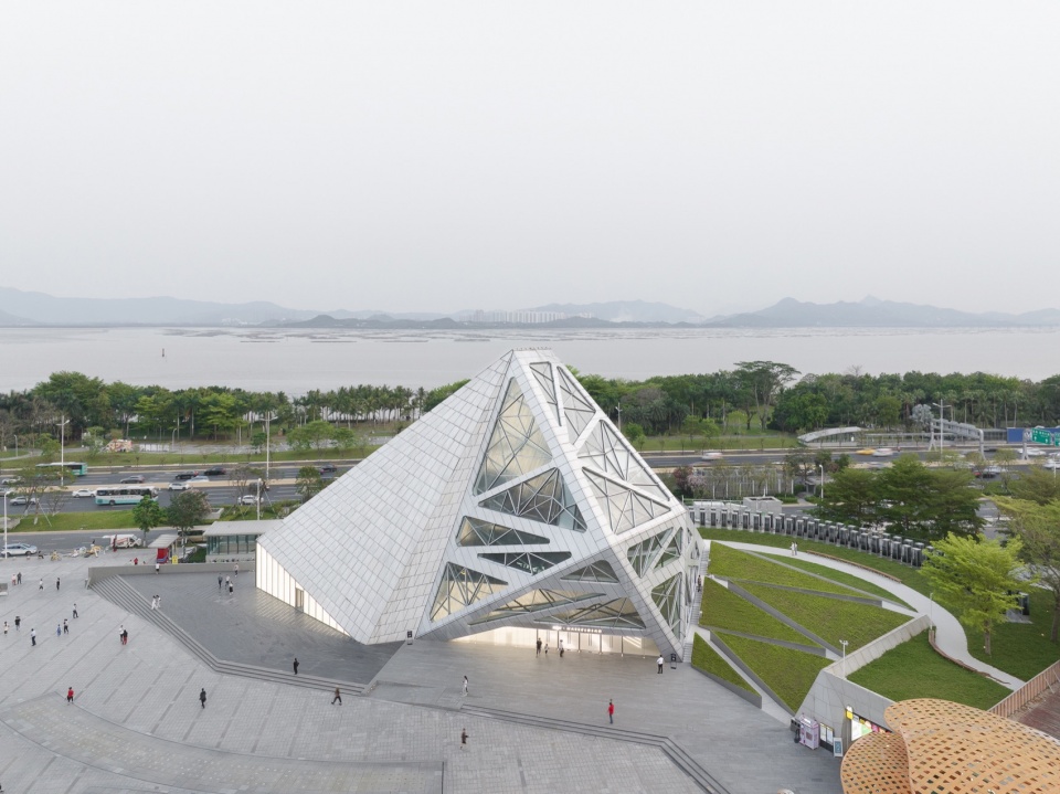 DJI Flagship Store by Various Associates