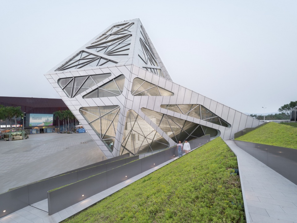 DJI Flagship Store by Various Associates
