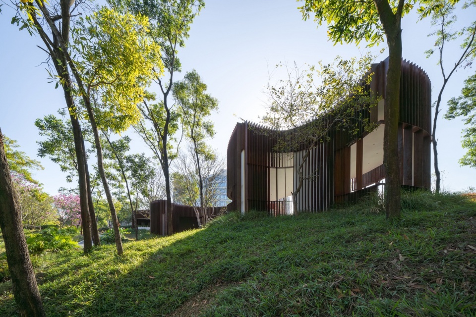 Qiaochengbei Park Visitor Center China by ATELIER XI
