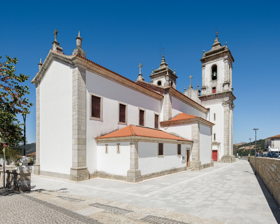 Requalificacao da Praca do Municipio de Ribeira de Pena by AXR Arquitetura e Design