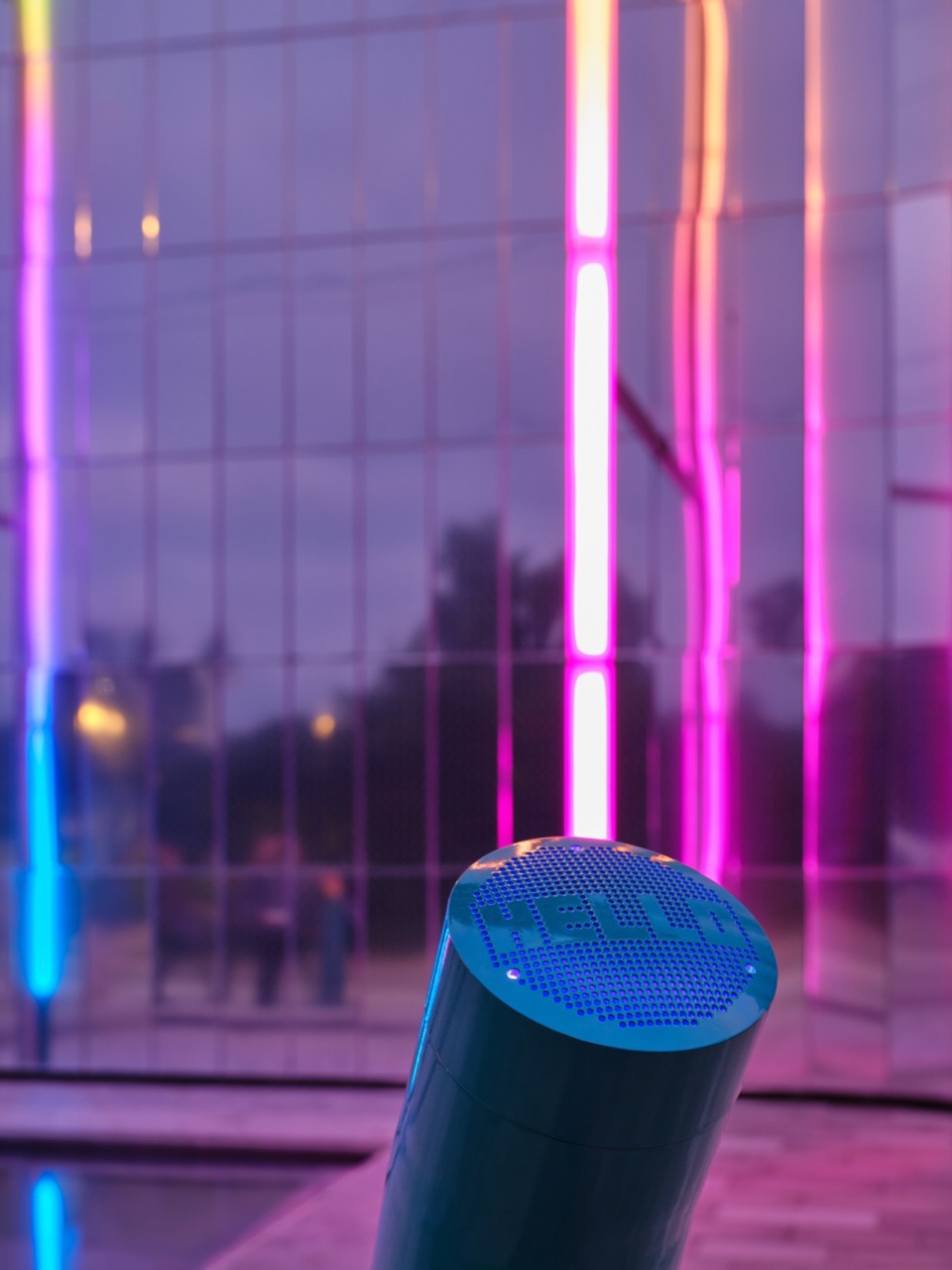 hello hello installation by daily tous les jours