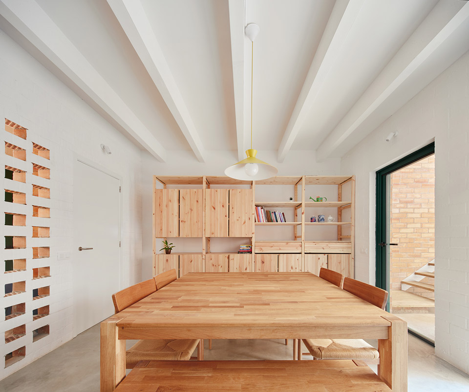 103rav new row house in sabadell by vallribera arquitectes