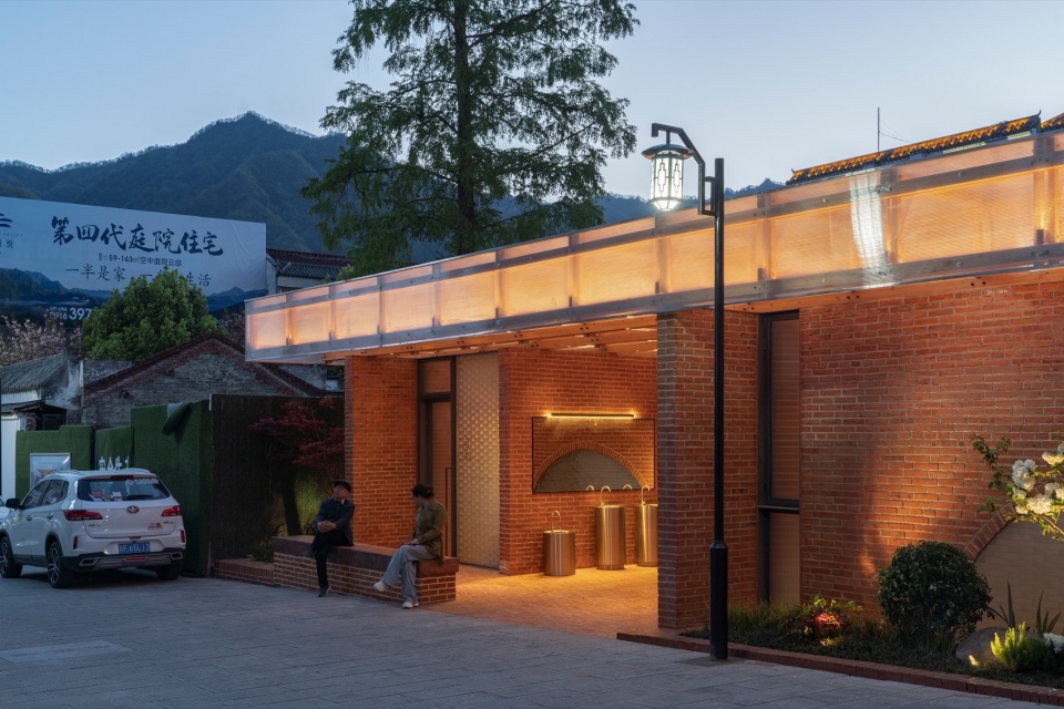 Red Brick Public Toilet on Liuba Old Street by Shulin Architecture