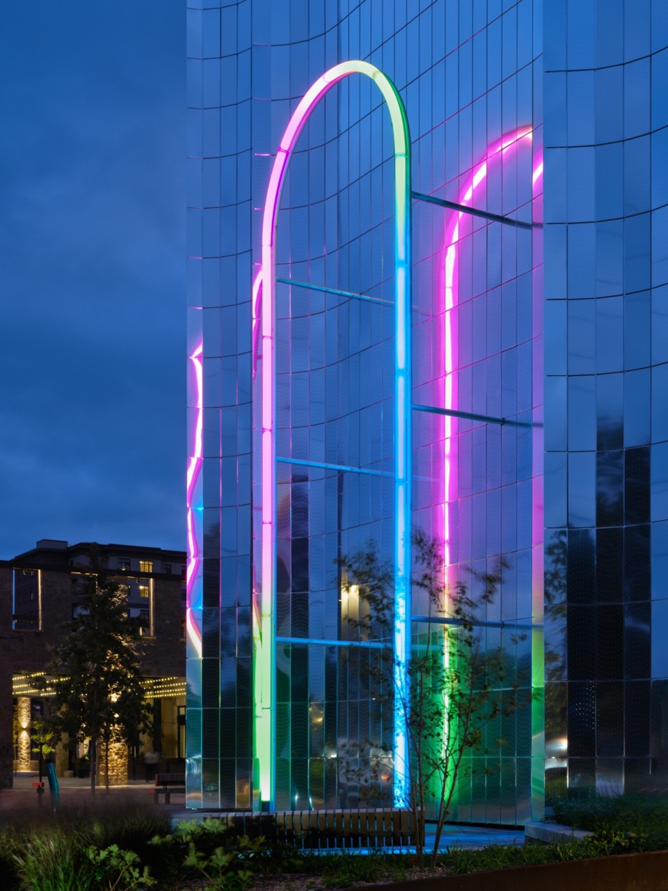hello hello installation by daily tous les jours