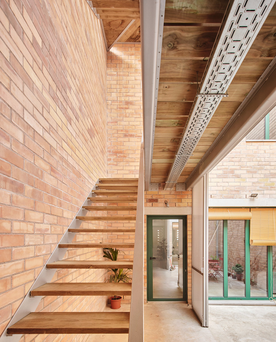 103rav new row house in sabadell by vallribera arquitectes