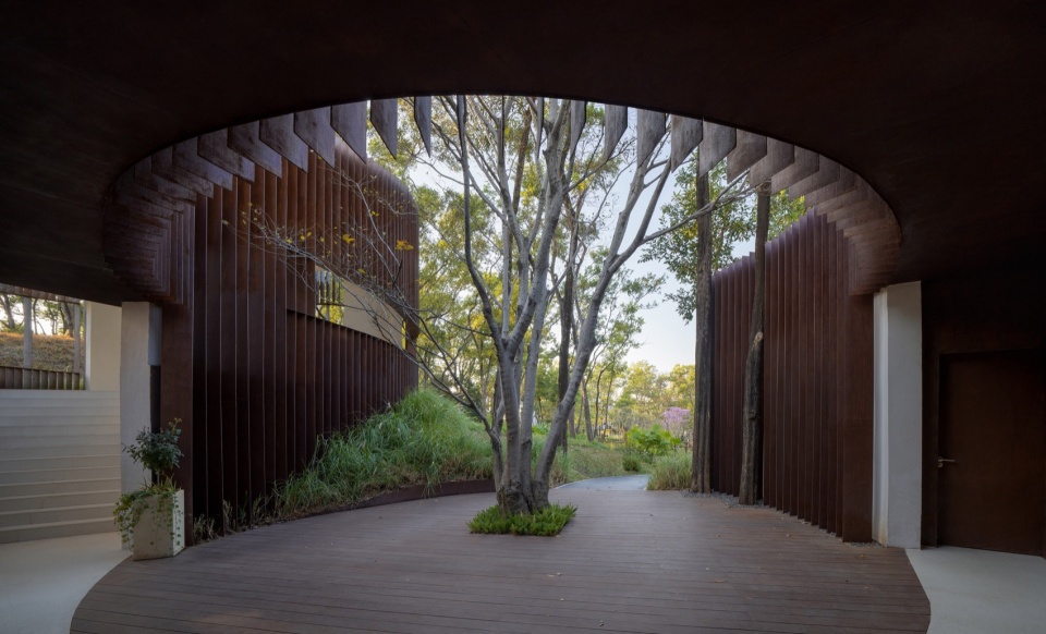 Qiaochengbei Park Visitor Center China by ATELIER XI