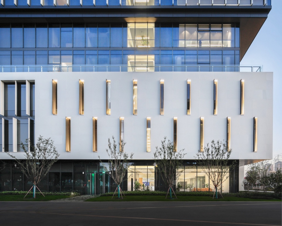 Qichacha Tec Headquarter by ARTS Group Co.Ltd