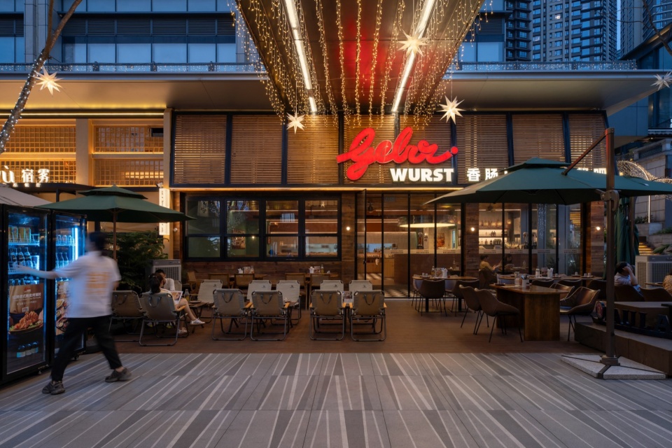 CHONGQING LANDMARK RIVERSIDE PARK RESTAURANTBAR STREET LANDSCAPE ENHANCEMENT