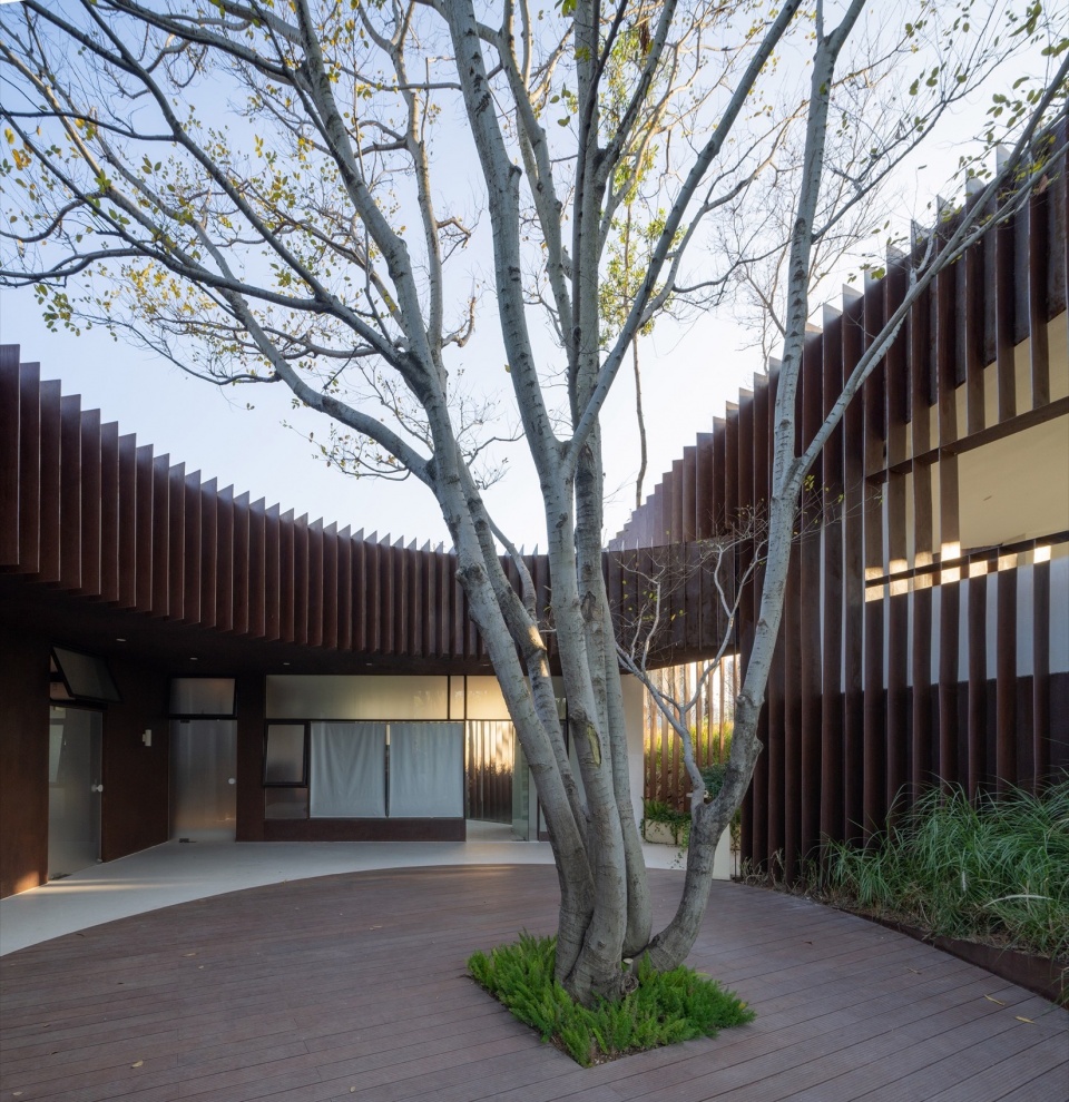 Qiaochengbei Park Visitor Center China by ATELIER XI