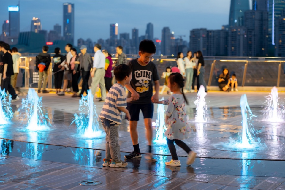 CHONGQING LANDMARK RIVERSIDE PARK RESTAURANTBAR STREET LANDSCAPE ENHANCEMENT