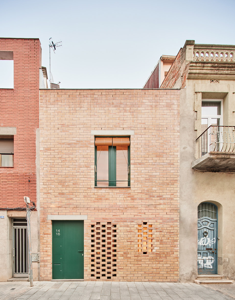 103rav new row house in sabadell by vallribera arquitectes