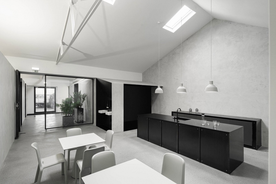 Industria A10 by BOX arquitectos
