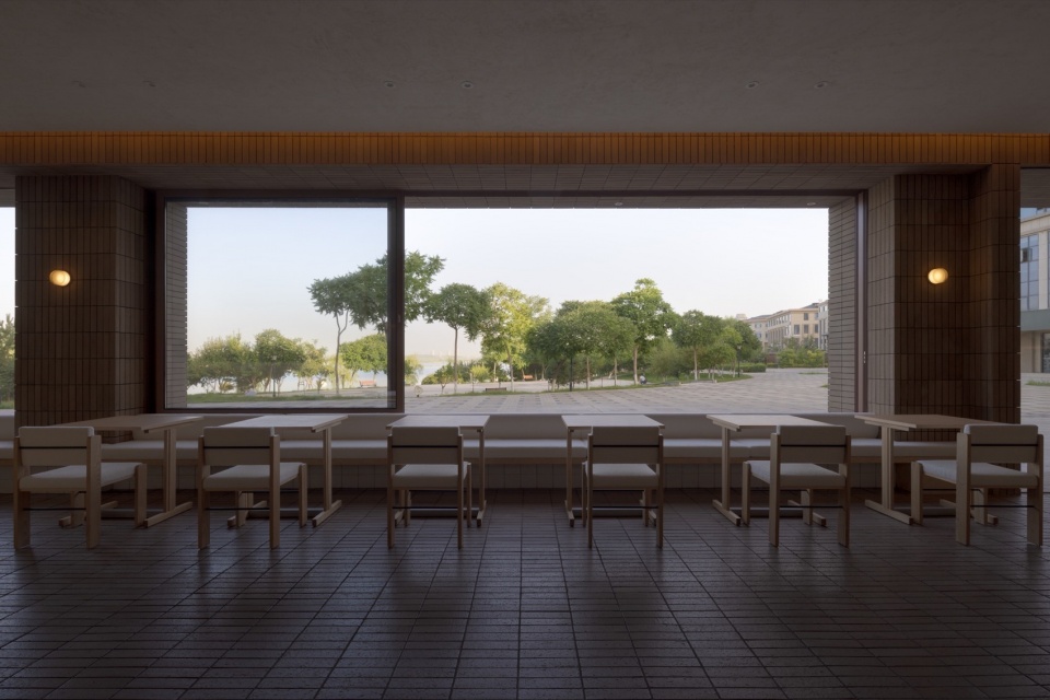 Ripple Cafe Woodo Studio