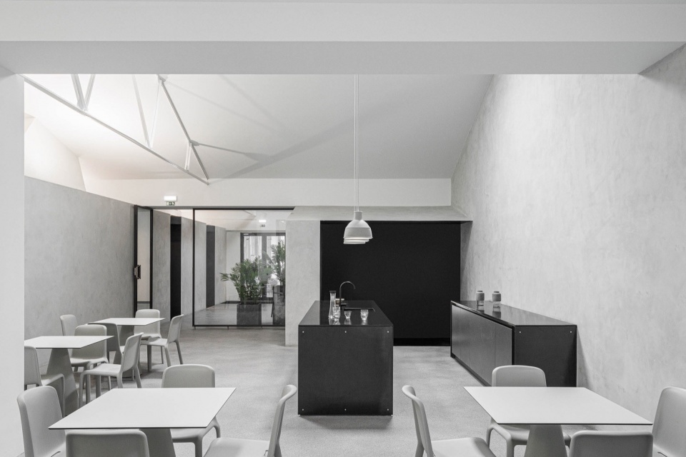 Industria A10 by BOX arquitectos