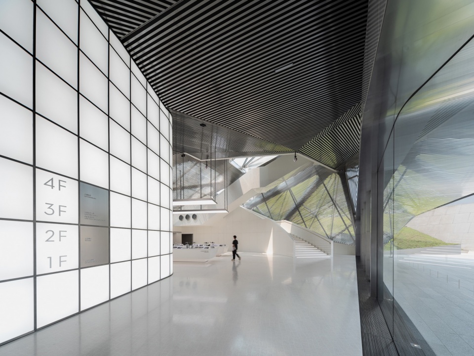 DJI Flagship Store by Various Associates