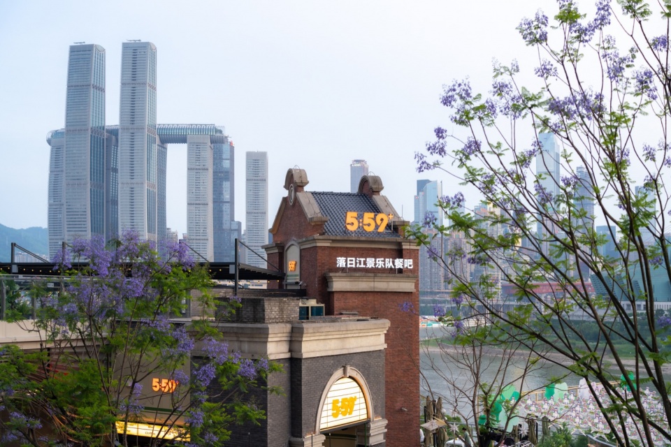 CHONGQING LANDMARK RIVERSIDE PARK RESTAURANTBAR STREET LANDSCAPE ENHANCEMENT