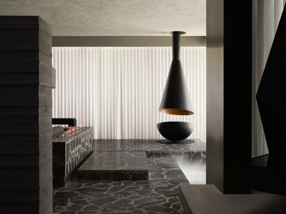 moloney showroom by ht design studio