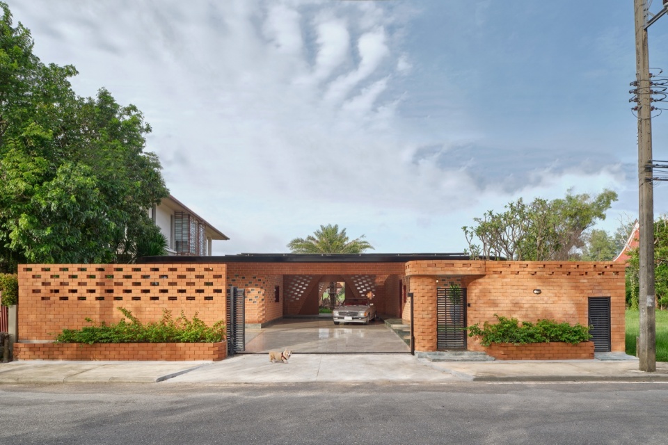 Enter Projects Asia Laguna Brick House