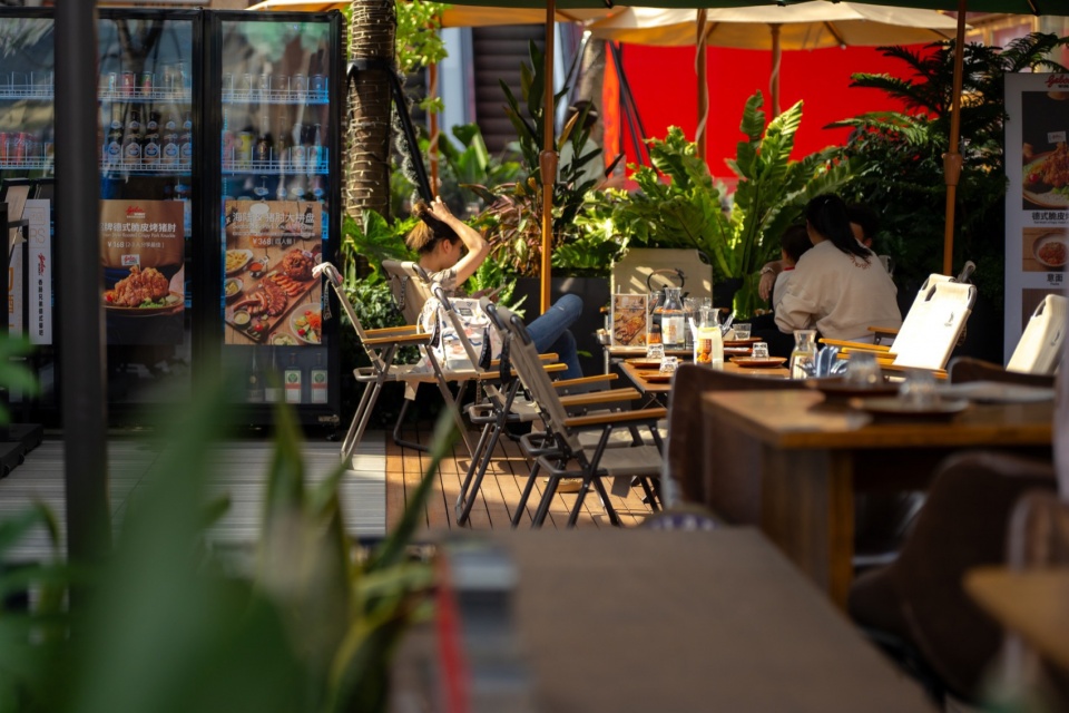 CHONGQING LANDMARK RIVERSIDE PARK RESTAURANTBAR STREET LANDSCAPE ENHANCEMENT