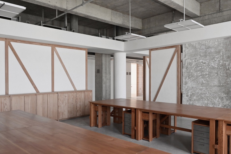 deepmoss new office by devolution