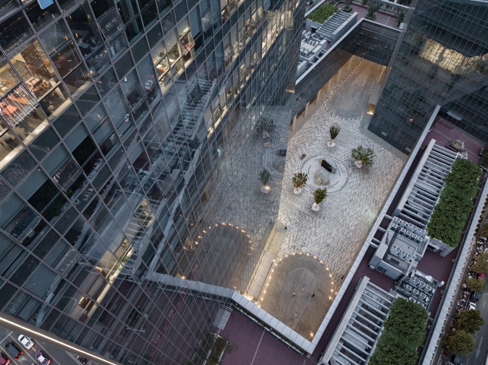 Jinshi Center in Jinan CBD