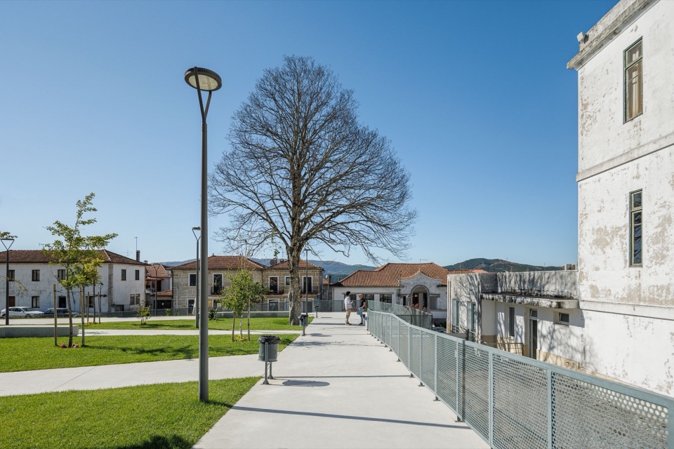 Requalificacao da Praca do Municipio de Ribeira de Pena by AXR Arquitetura e Design