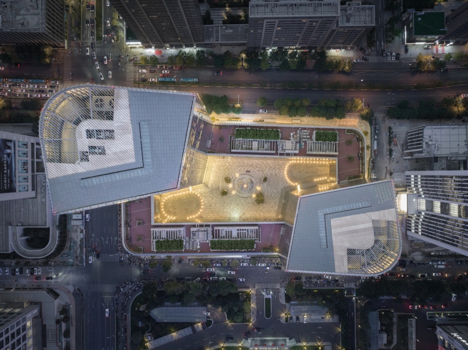 Jinshi Center in Jinan CBD