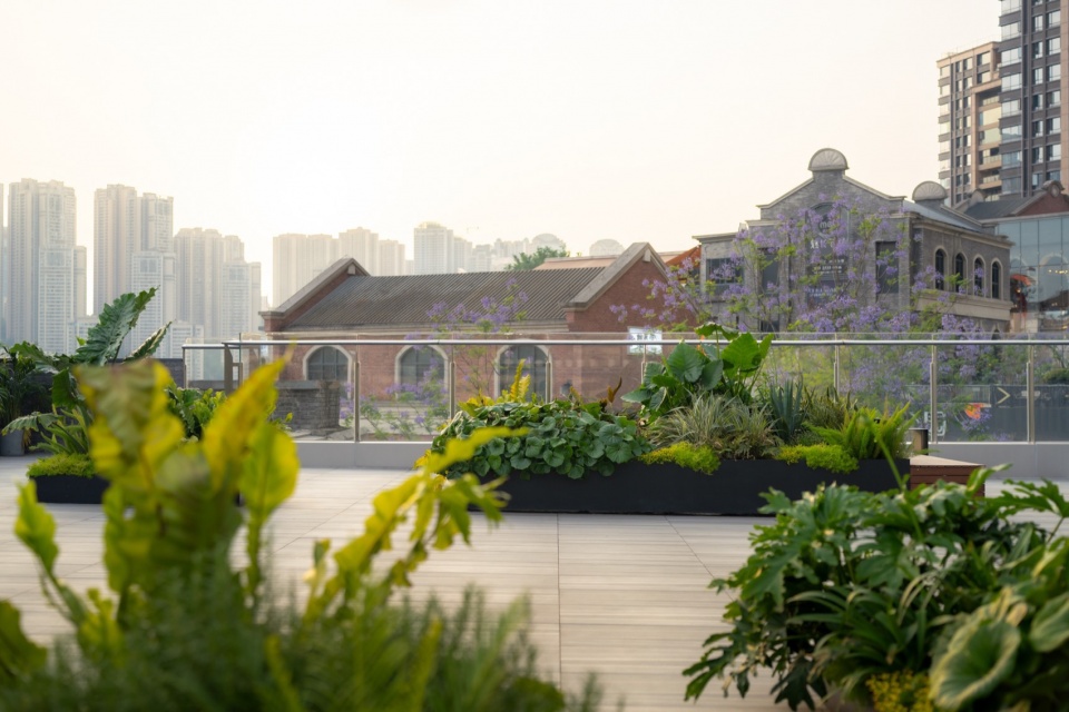 CHONGQING LANDMARK RIVERSIDE PARK RESTAURANTBAR STREET LANDSCAPE ENHANCEMENT