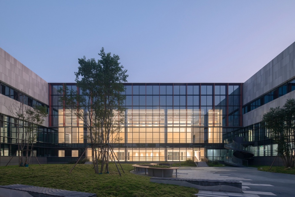 Chengdu Tianfu Xinglong Lake Laboratory by Rong Zhaohui Studio ZRADI Mind Studio