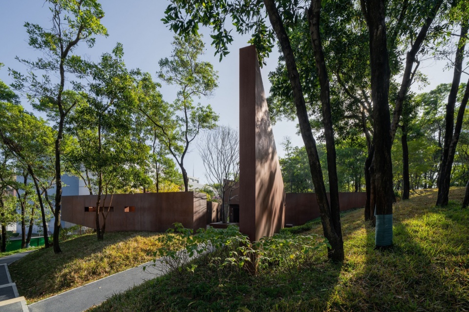 Qiaochengbei Park Visitor Center China by ATELIER XI