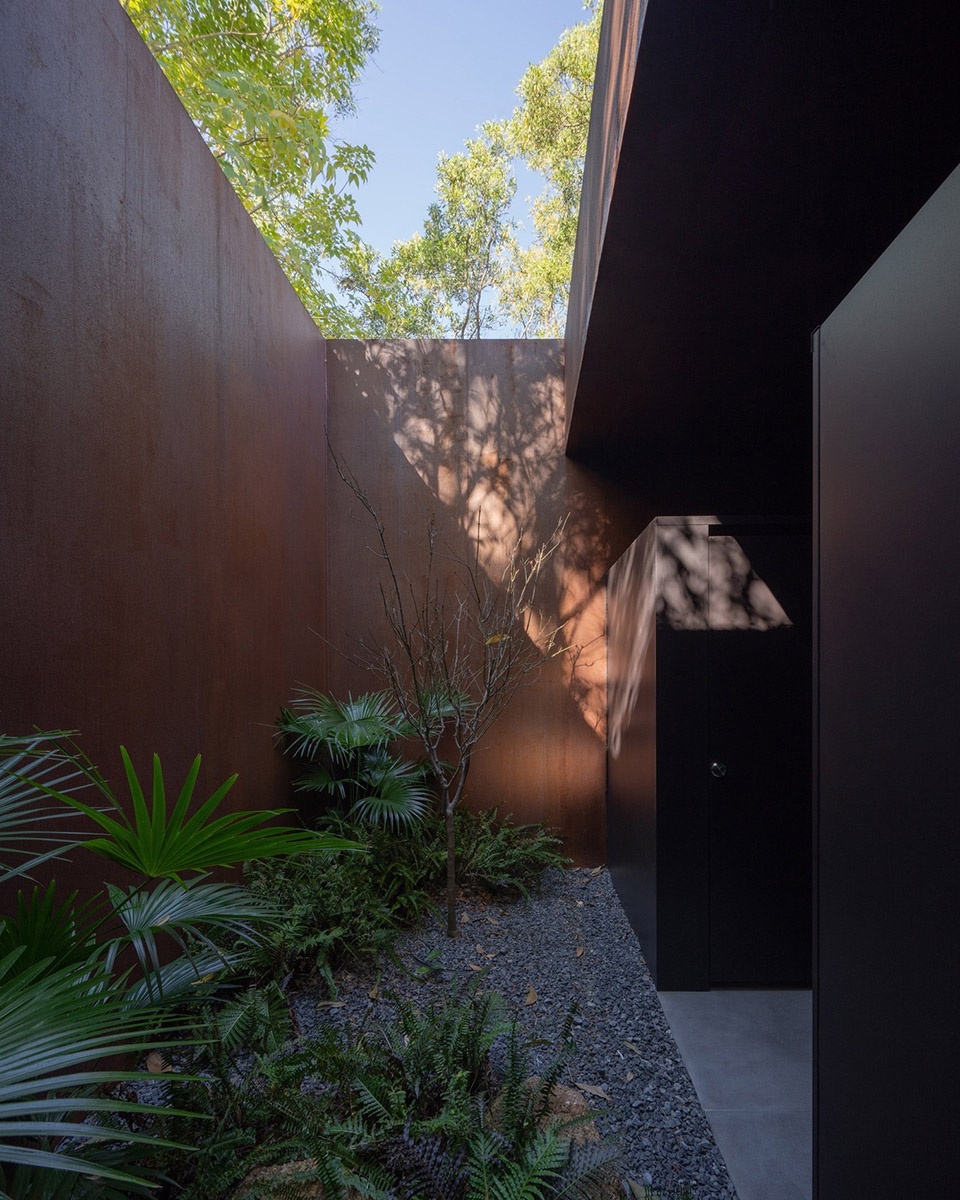Qiaochengbei Park Visitor Center China by ATELIER XI