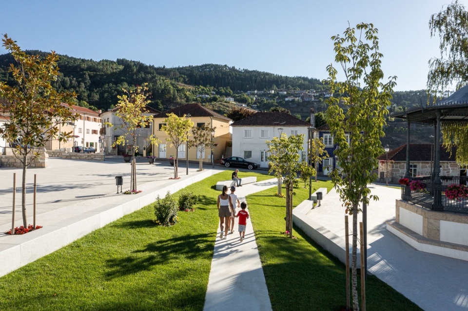 Requalificacao da Praca do Municipio de Ribeira de Pena by AXR Arquitetura e Design