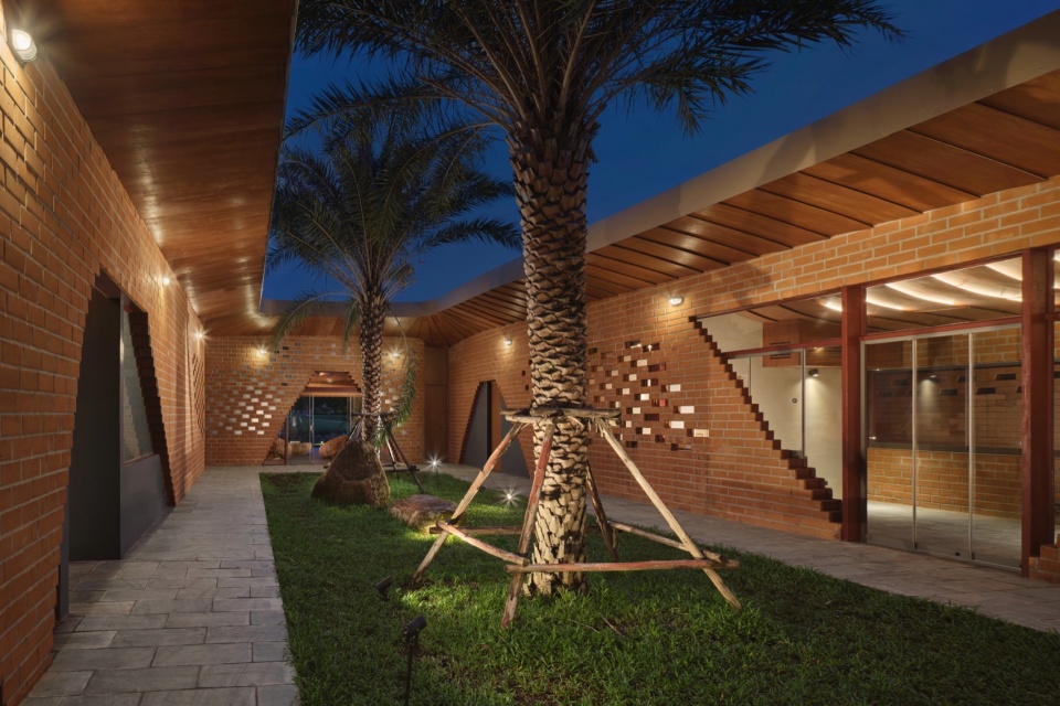 Enter Projects Asia Laguna Brick House
