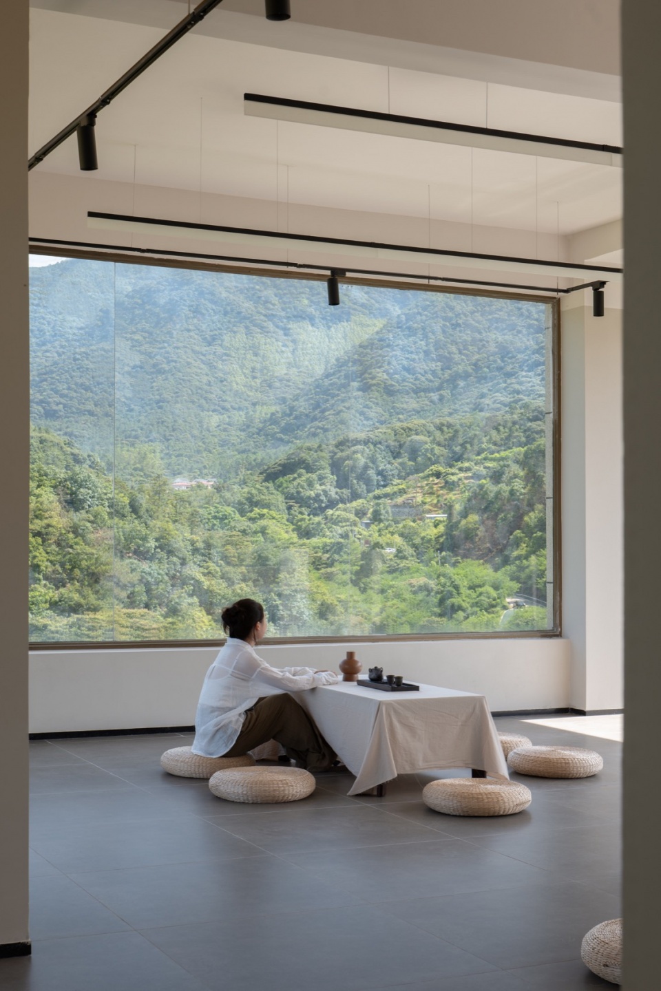 公区窗景,Window view of the public space@MIN STUDIO
