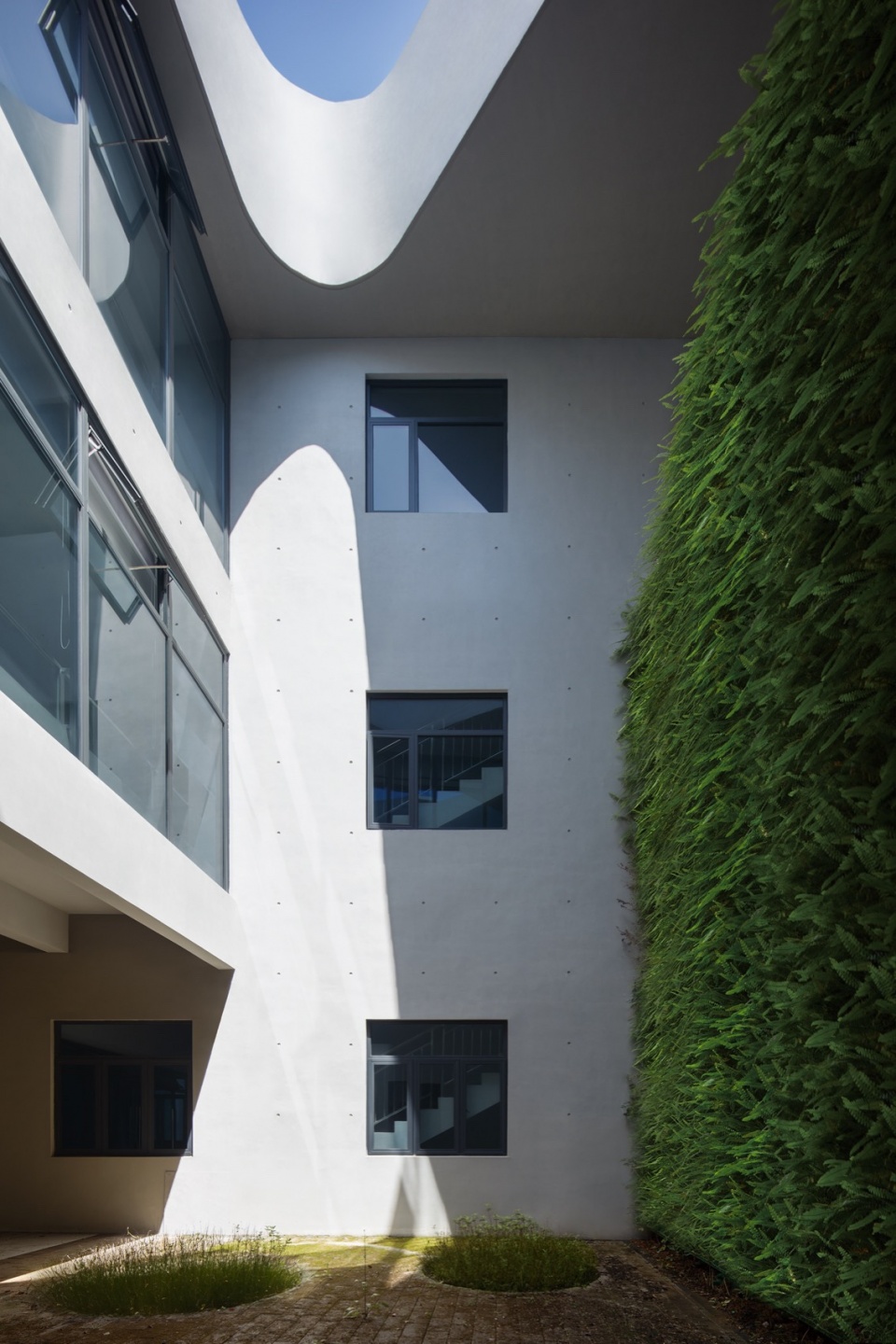 阅览室东南侧庭院©夏至 changsha nanya middle school