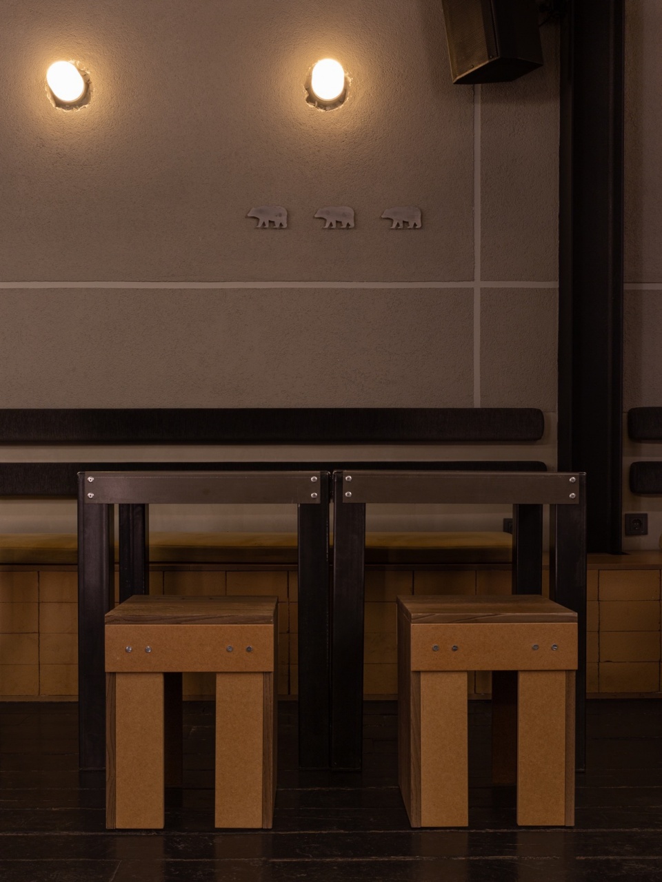 ayi pub by barn arch