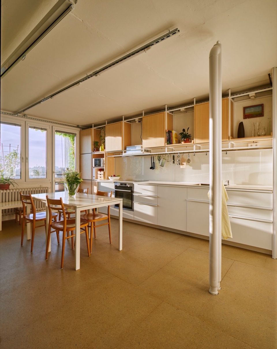Architects Apartment by RDTH architekti