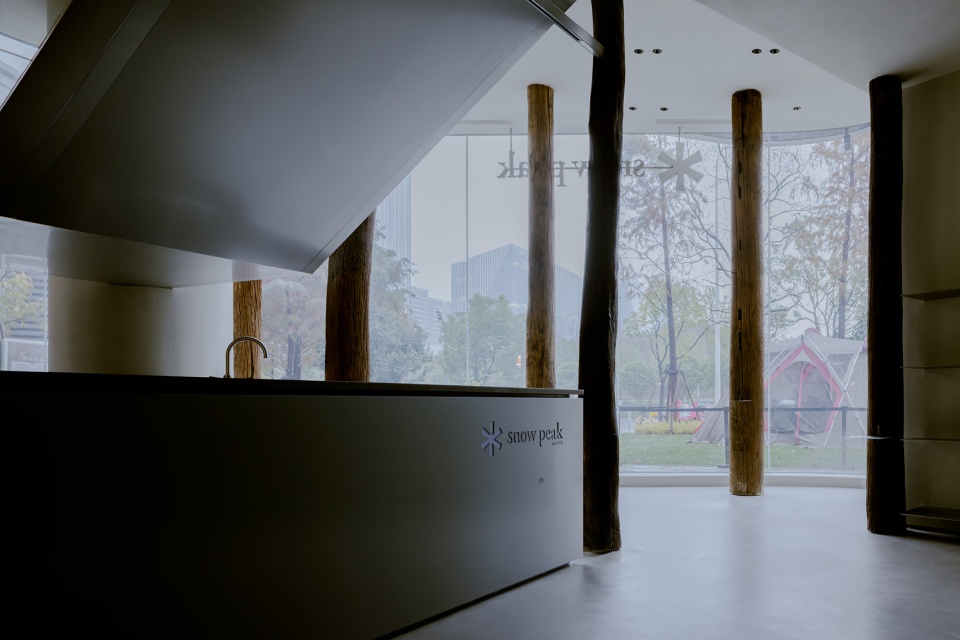 snow peak taikoo li store by kooo architects