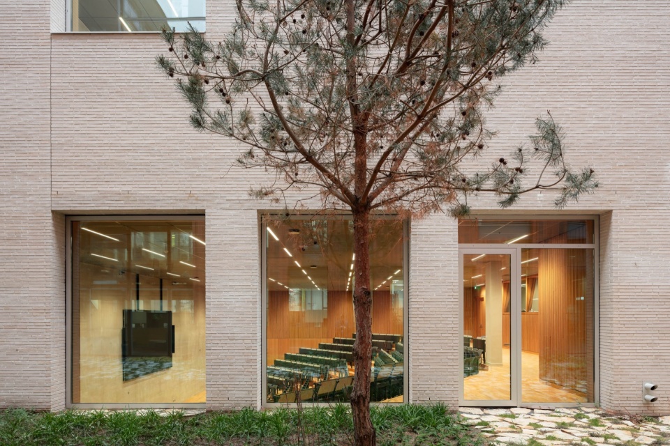 Education Centre University of Groningen by KAAN Architecten