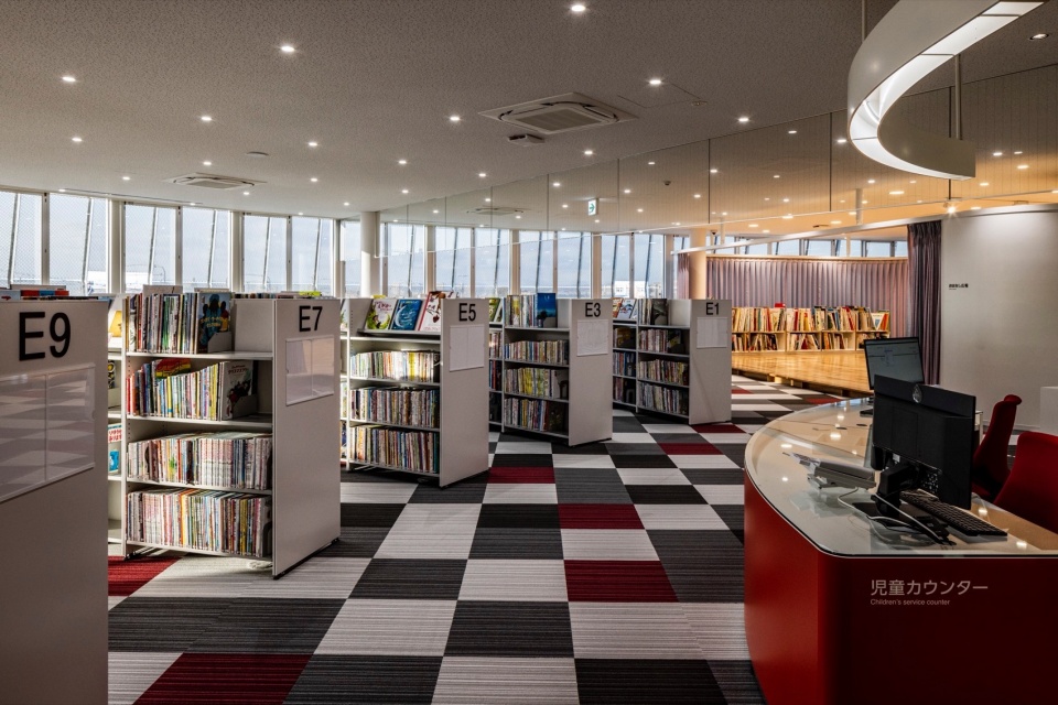 Konan City Hotei Station East Complex Public Facility toko toko labo by MIKAMI Architects