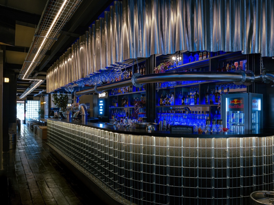 ayi pub by barn arch