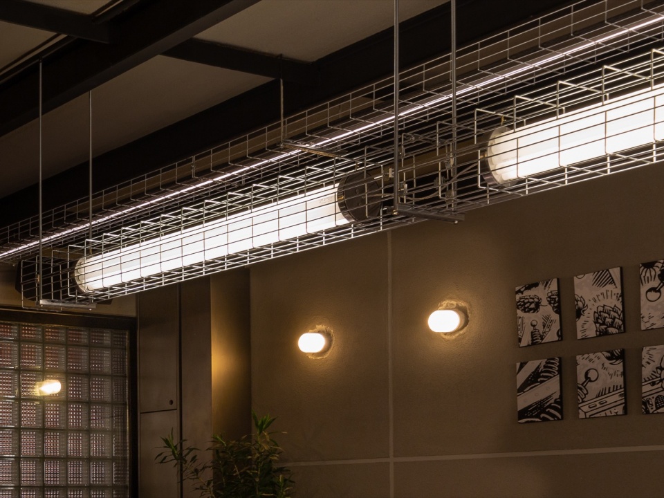 ayi pub by barn arch