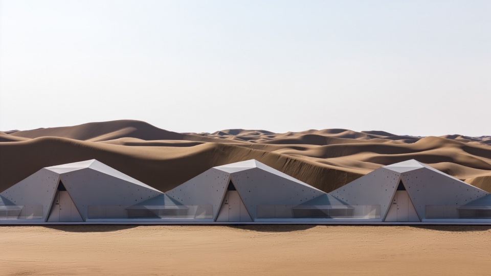 ZhongWei Desert Diamond Hotel by SHUISHI Micron Architects