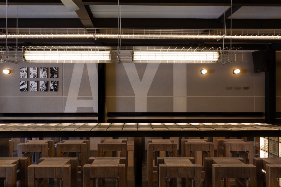 ayi pub by barn arch