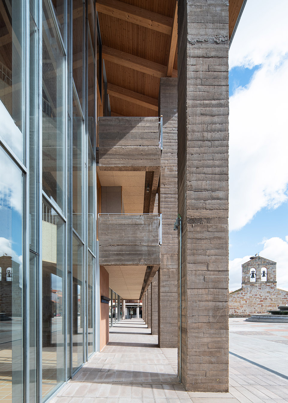 carbajosa de la sagrada cultural center by gabriel gallegos borges